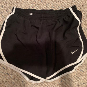Nike Women's Dry Tempo Shorts